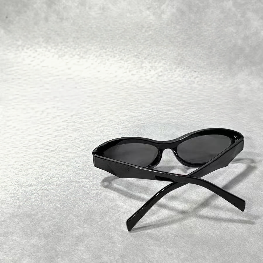 Cat frame with advanced UV protection and sensitivity E1327