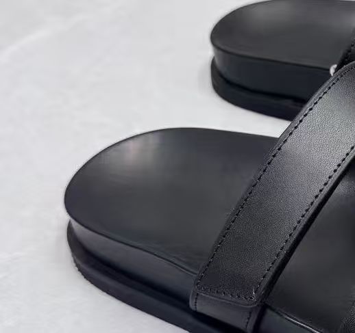 Summer sandals are fashionable and beautiful E1103