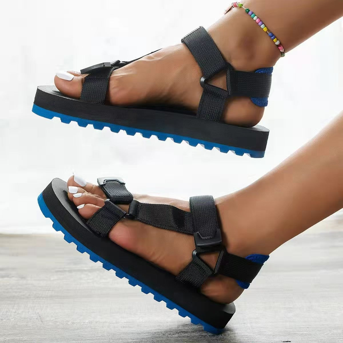 Thick soled Velcro refreshing and breathable women's sandals E1293