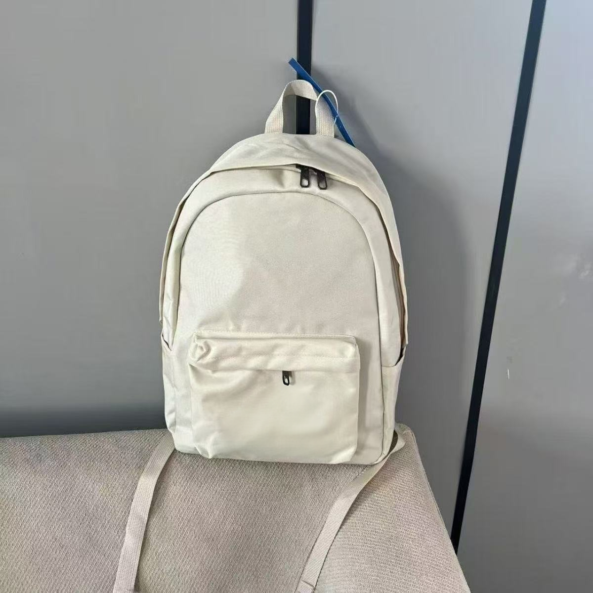 Simple solid color large capacity backpack  E1315