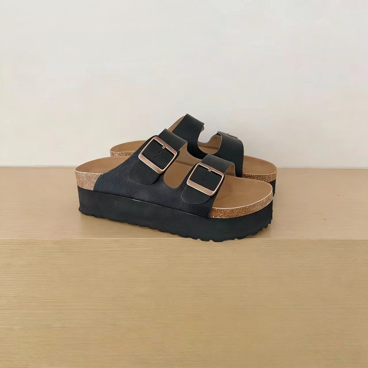 Thick soled sandals without heels for outdoor wear, summer trend  E1084