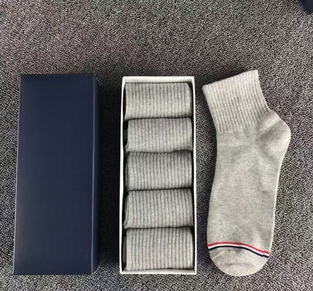 Leisure breathable sweat absorbing sports socks   E1296