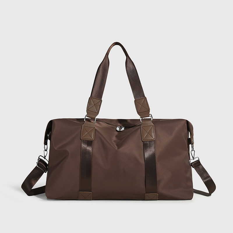 Design a simple large capacity travel bag  E1313