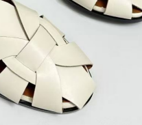 Ladies' versatile flat hollow sandals with toe caps and casual shoes  E1128