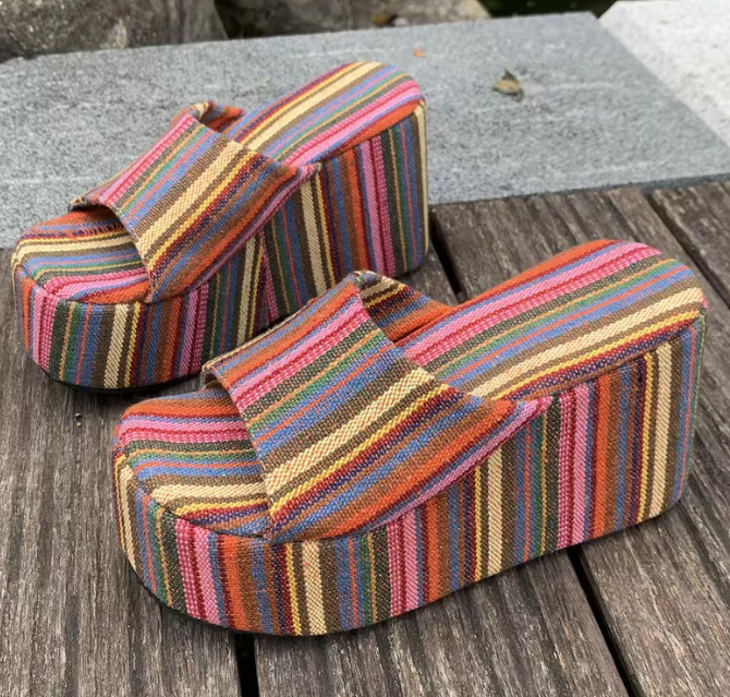 hick soled slippers are versatile and retro for wearing on the outside   E1121