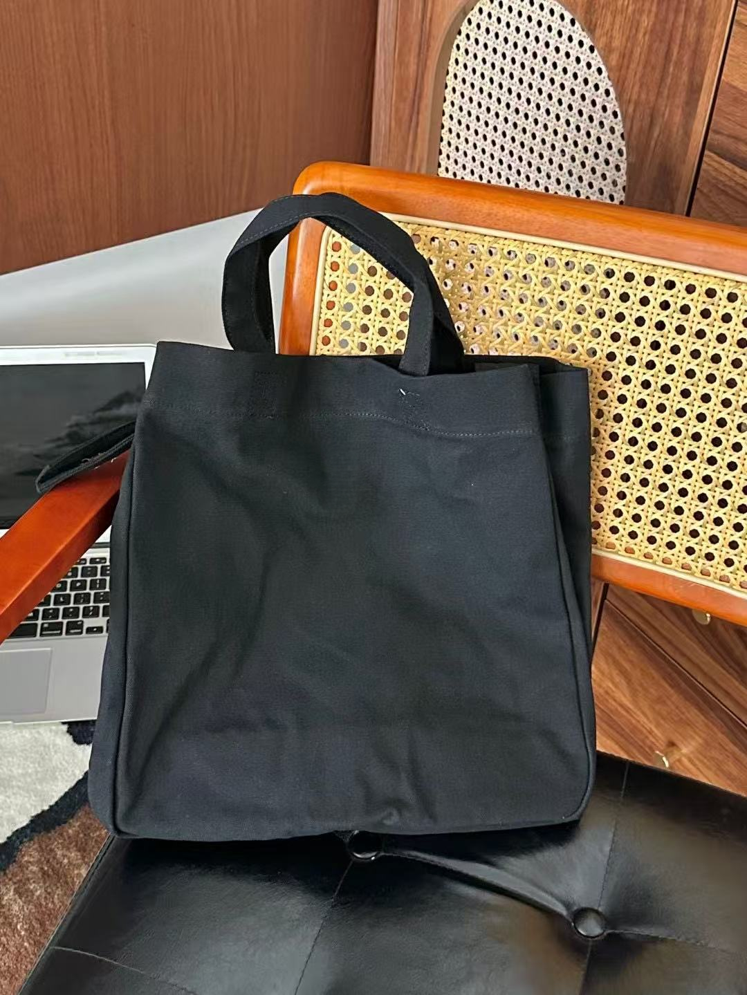 Handheld single shoulder large capacity commuting bag E1333