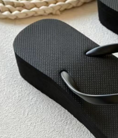 Casual high sole clip on sandals for outdoor wear E1150