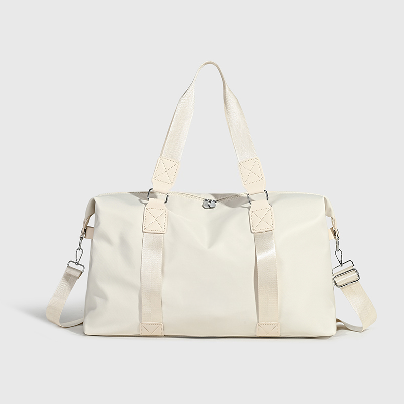 Design a simple large capacity travel bag  E1313