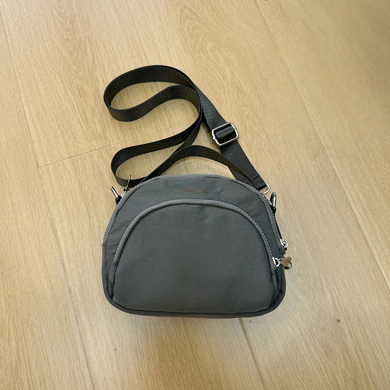Simple and lightweight casual shoulder bag E1308